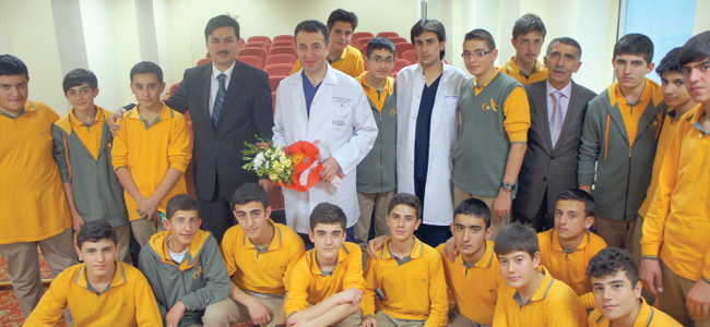 Aziziye Koleji Anestezi Bölümü öğrencileri ilk stajlarını yaptı