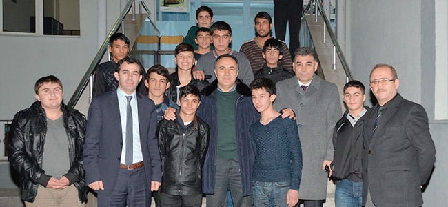 Çocukları yalnız bırakmadı