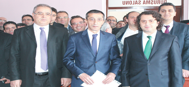 Başkan Yeşilyurt  mazbatasını aldı