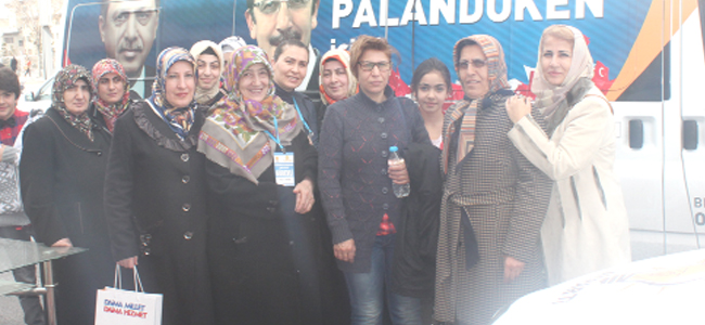 AK Partili kadınlar  kapı kapı dolaşıyor