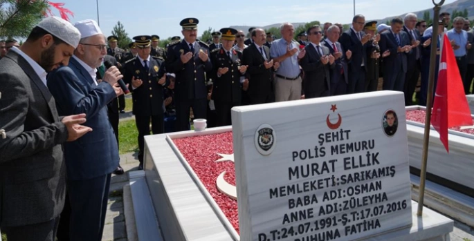 15 Temmuz şehitleri dualarla anıldı