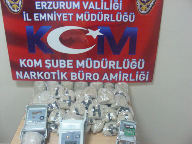 ELEKTRİK SAYACI İÇERİSİNDE 15 KİLO 738 GRAM EROİN ELE GEÇİRİLDİ