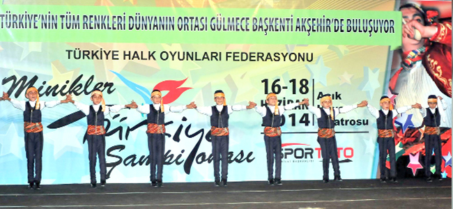 Halk oyunlarında ilk ŞAMPiYON ERZURUM