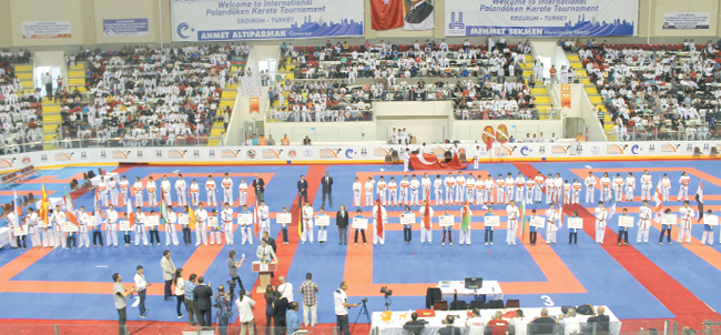 Karate Turnuvası nefes kesti
