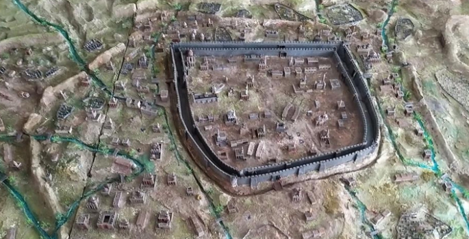 1800'lü yıllardaki Erzurum’un maketini yaptı