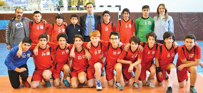 Hentbolda Final Ortaokulu farklı şampiyon