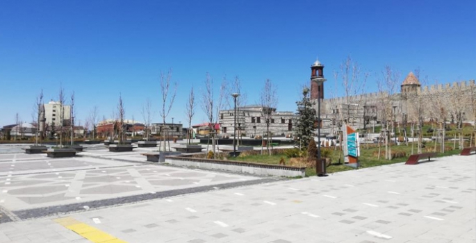 23 Nisan’da bu yıl Erzurum sessizliğe büründü