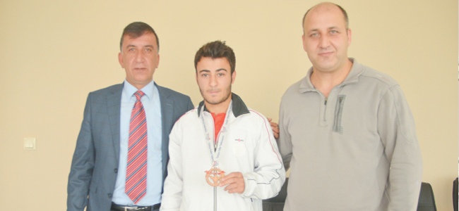 Erzurumlu halterci TOHMa seçildi