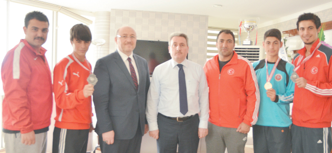 Erzurumlu taekwondoculardan gümüş başarı