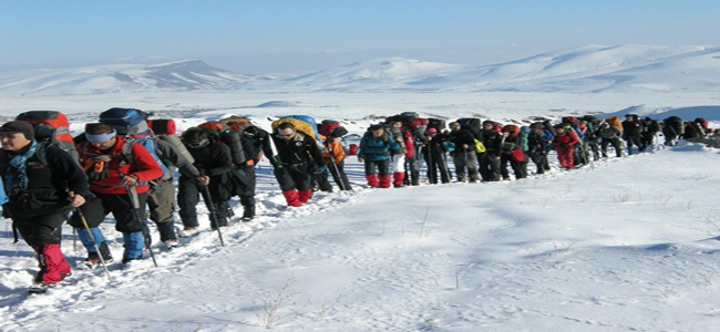 ALLAHUEKBER ŞEHİTLERİ ANMA 100 YIL KIŞ ZİRVE TIRMANIŞI TAMAMLANDI