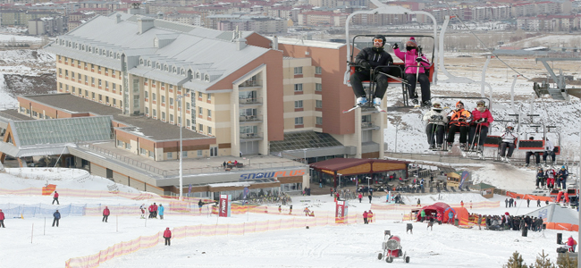Snow Plus Kış  Sporları Merkezi açıldı