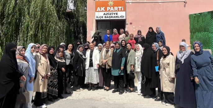 AK Parti Aziziye ilçe kadın kolları teşkilat toplantısı yapıldı