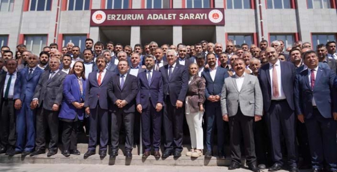 AK Parti milletvekilleri mazbatalarını aldı