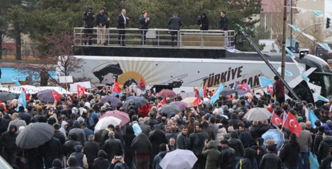 Akşener Erzurum’daydı