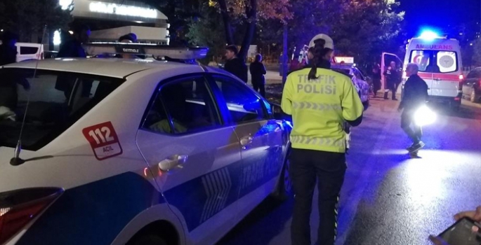 Ambulans otomobili biçti: 2 yaralı