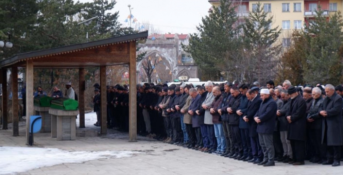 Anne-kız toprağa, zanlı cezaevine