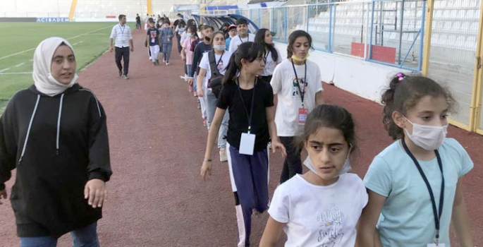 Ardahanlı öğrenciler Erzurum’da yay gerip ok attılar