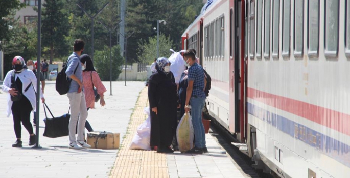 Aşısı ve testi olmayan seyahat edemedi