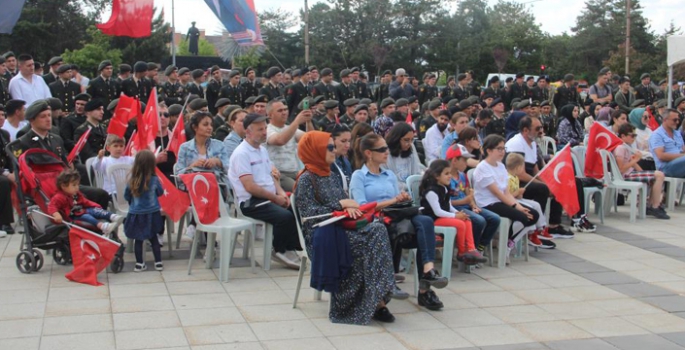 Askeri bando konseri büyük ilgi gördü