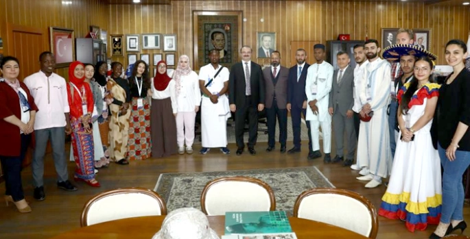Atatürk Üniversitesi kültür köprüsü kuruyor