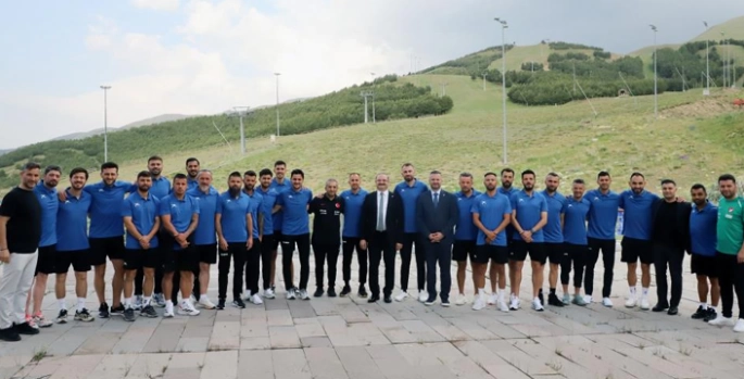 Atatürk Üniversitesi'nde futbol kariyer söyleşisi