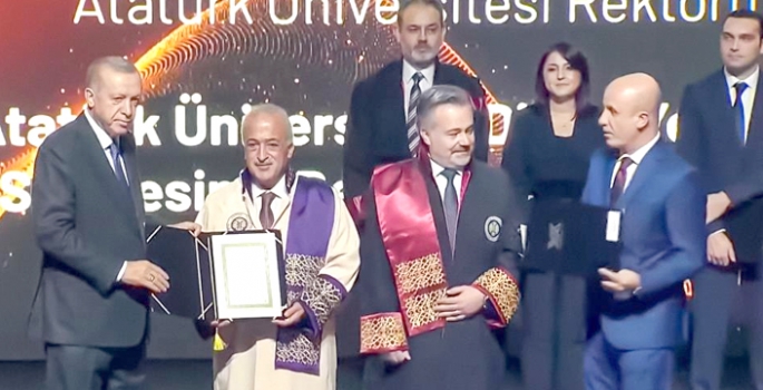Atatürk Üniversitesi’ne üstün başarı ödülü