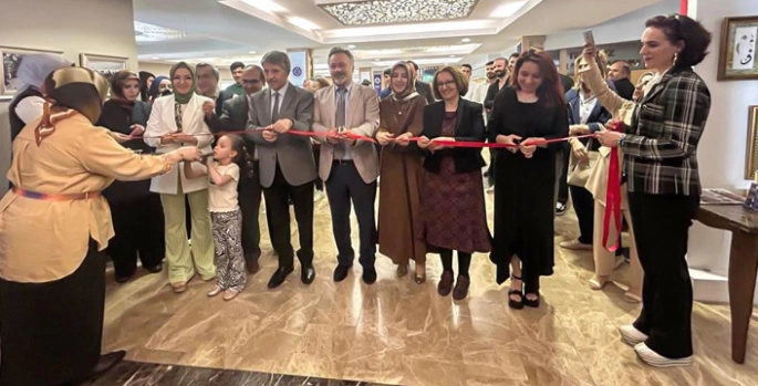 Atatürk Üniversitesinden sanat dolu mezuniyet sergisi: İz ve Ezgi