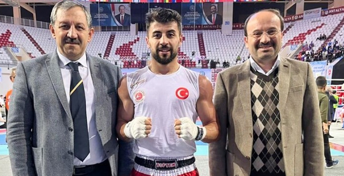 Avrupa Kick Boks Şampiyonası'nda ETÜ'ye büyük gurur