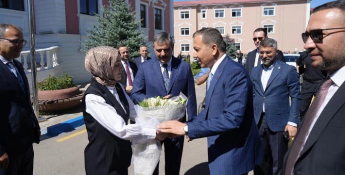 Bakan Yerlikaya Erzurum’da