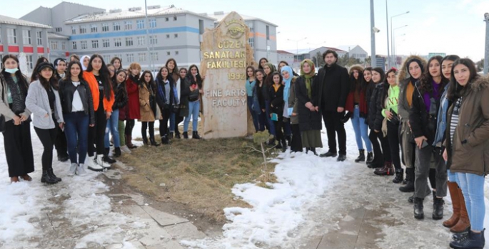 Başkaleli öğrencilere Erzurum gezisi