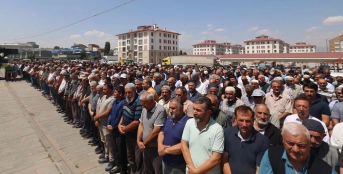 Başkan Akpunar annesini kaybetti