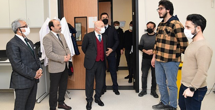 Başkan Sekmen, ETÜ Rektörü Prof. Dr. Bülent Çakmak’ın misafiri oldu