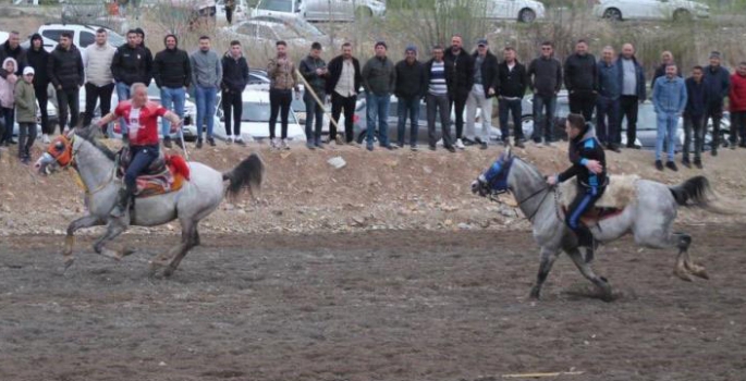 Bayramı ciritle uğurladılar