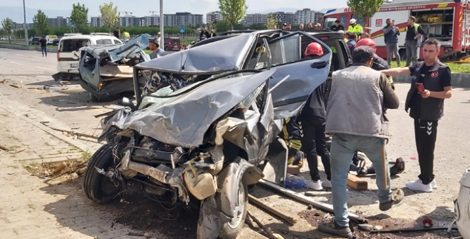 Beton mikseri 8 aracı biçti