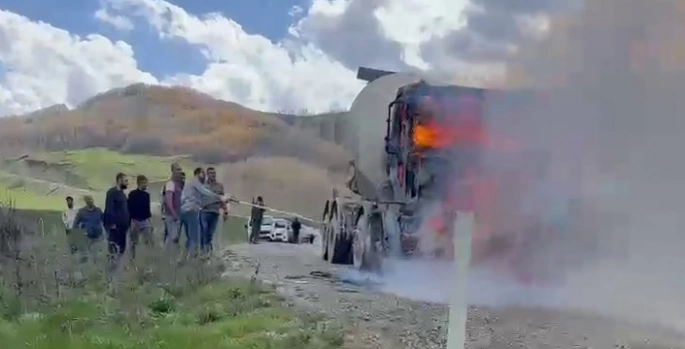 Beton mikseri alev topuna döndü