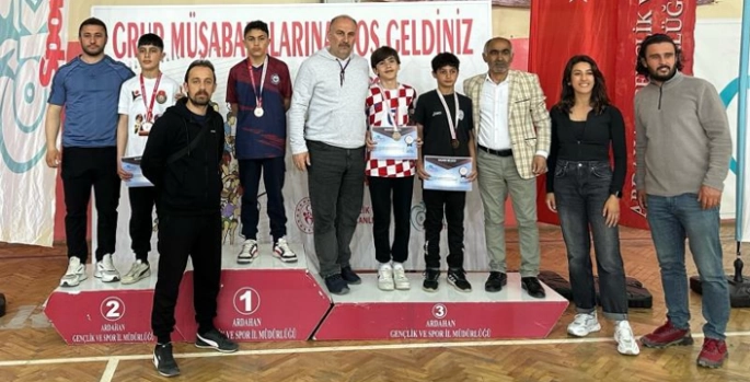 Bilek güreşinde İspir başarısı