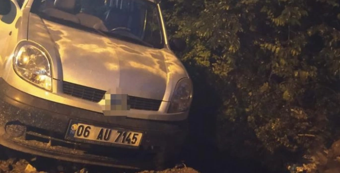 Bozuk yolu fark edemedi, şarampole düştü