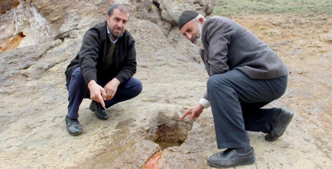 Bu suyu içenler zıplamadan duramıyor