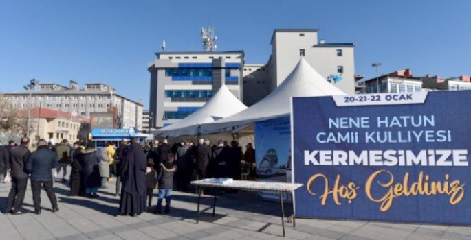 Camii Külliyesi için kermes düzenlediler