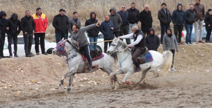 Cirit heyecanına rüzgar da engel olamadı