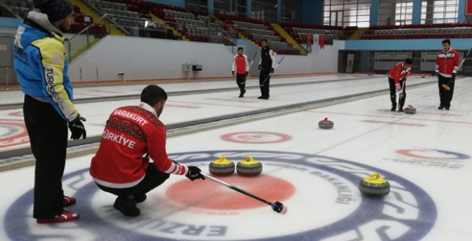 Curling Milli Takımı Erzurum’da kampa girdi