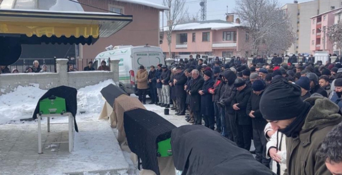 Deprem bir aileyi hayattan kopardı