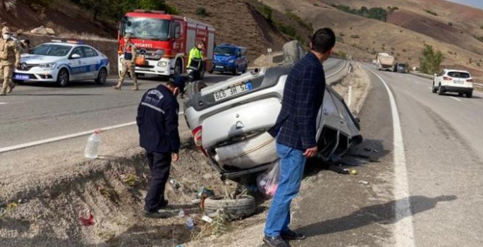 Direksiyon hakimiyetini kaybedince takla attı