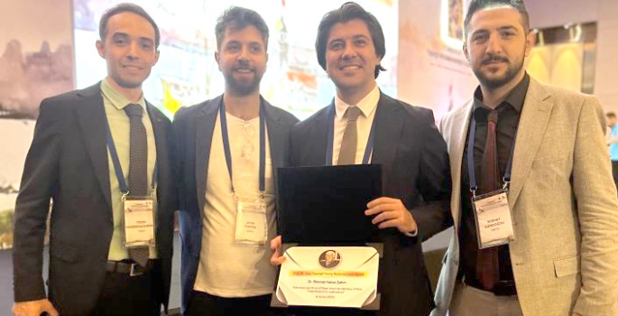 Doç. Dr. Şahin’e yılın en iyi genç beyin cerrahı ödülü
