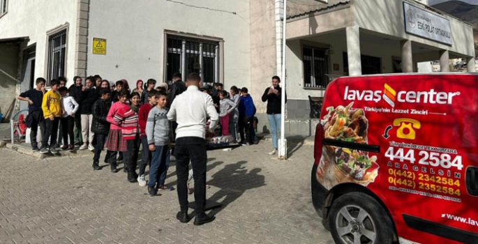 DONAS’tan öğrencilere döner ayran