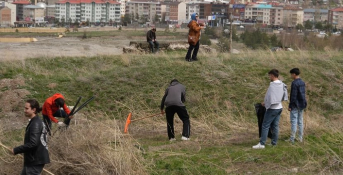 Ecdat yadigârı tabyada bahar temizliği