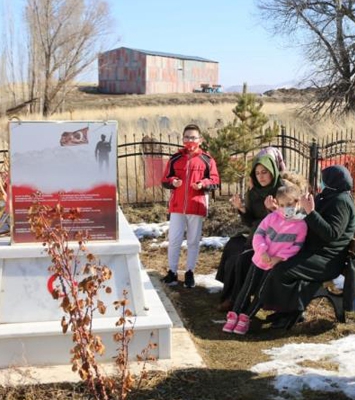 El Bab şehidi kabri başında anıldı