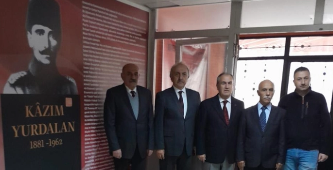 ER-VAK’tan Kazım Yurdalan Ortaokulu’na kültür hizmeti