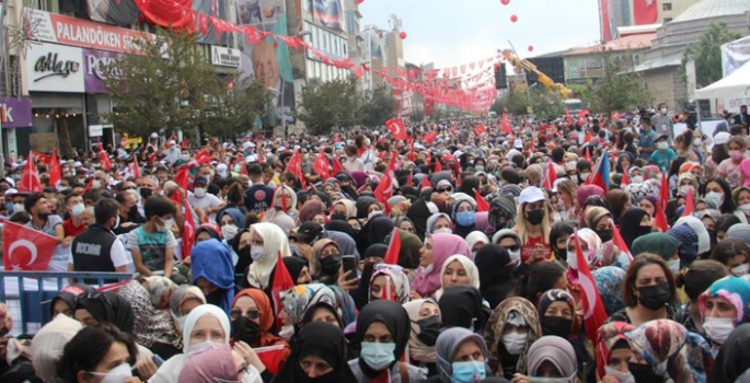 Erdoğan: Erzurum dimdik ayakta ise Türkiye huzur ve güven içerisindedir