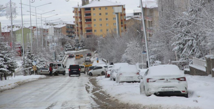 Erzurum’a kış geri geldi